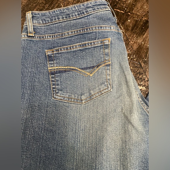 Arizona Jeans size 11 average BOOT CUT denim - Picture 2 of 5
